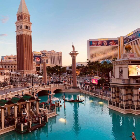 Las Vegas pool