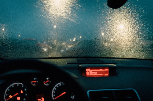 Car's windshields in rainy weather